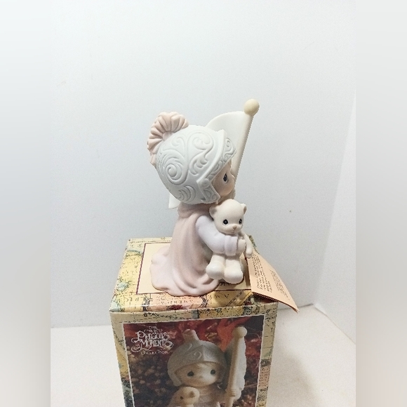 Precious Moments THIS LAND IS OUR LAND #527777 Figurine NEW IN BOX - Picture 2 of 7